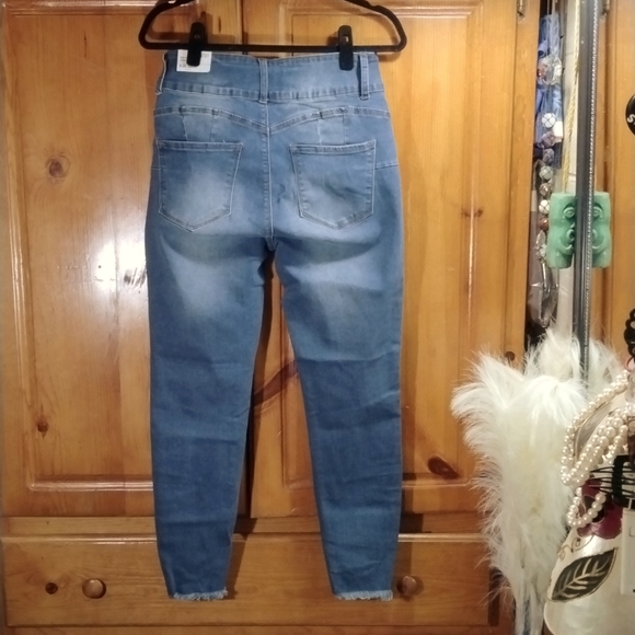 Jeans - Picture 2 of 4